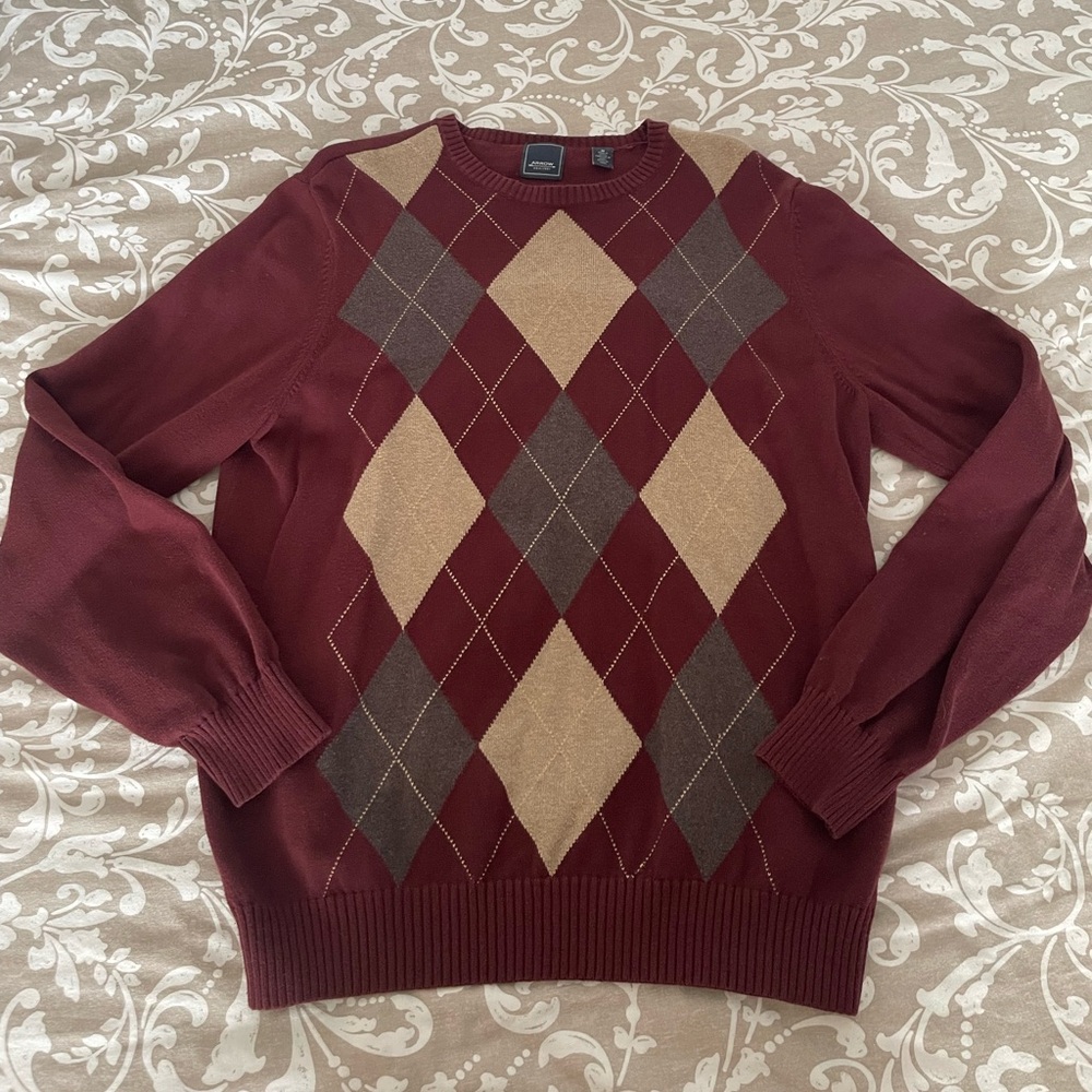 Arrow Men's Maroon and Tan Argyle Crewneck Sweater